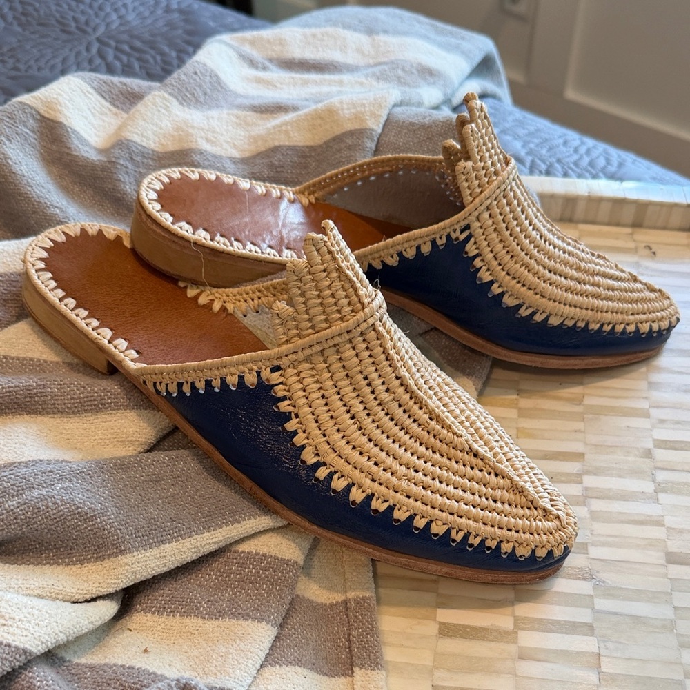 Handcrafted Blue and tan raffia Mules - Picture 2 of 6